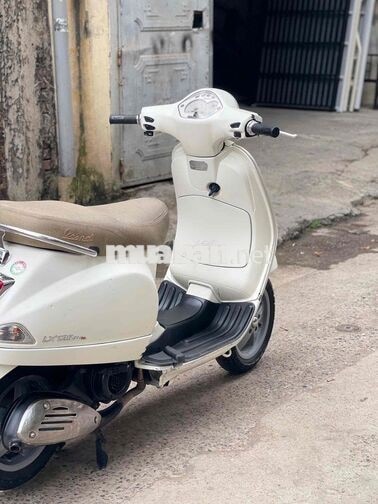 Piaggio Vespa LX 125 Trắng tiết kiệm xăng
