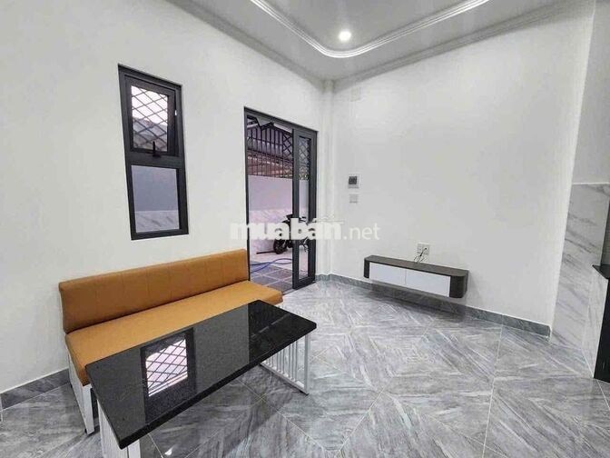 Cho thuê nhà liền kề cổng chung phường Phú Hoà