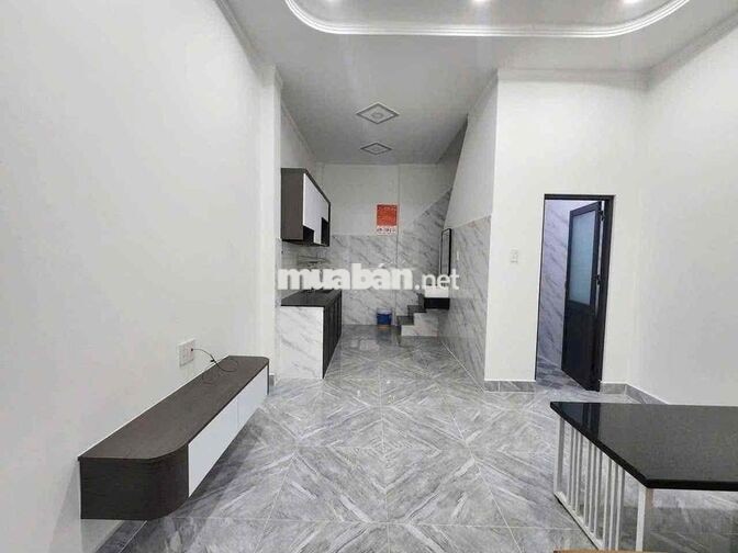 Cho thuê nhà liền kề cổng chung phường Phú Hoà