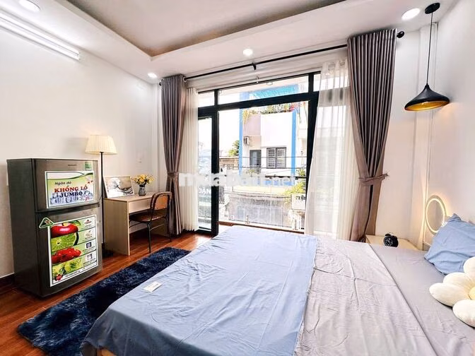 2 Phòng Ngủ Ban Công, Cửa Sổ Trời Giá Rẻ Cho Thuê Ngay Gần Quận 10