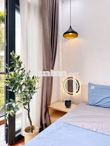2 Phòng Ngủ Ban Công, Cửa Sổ Trời Giá Rẻ Cho Thuê Ngay Gần Quận 10