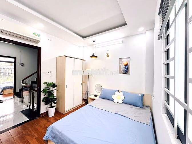 2 Phòng Ngủ Ban Công, Cửa Sổ Trời Giá Rẻ Cho Thuê Ngay Gần Quận 10