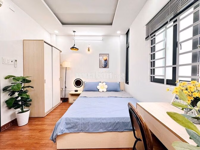 2 Phòng Ngủ Ban Công, Cửa Sổ Trời Giá Rẻ Cho Thuê Ngay Gần Quận 10