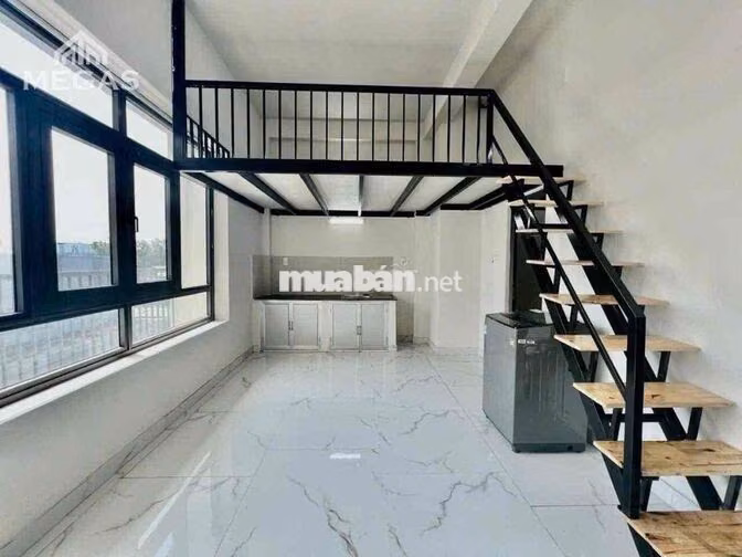 CĂN HỘ CÓ GÁC CAO 2M - CỬA SỔ THOÁNG - NGAY CHỢ LẠC QUANG