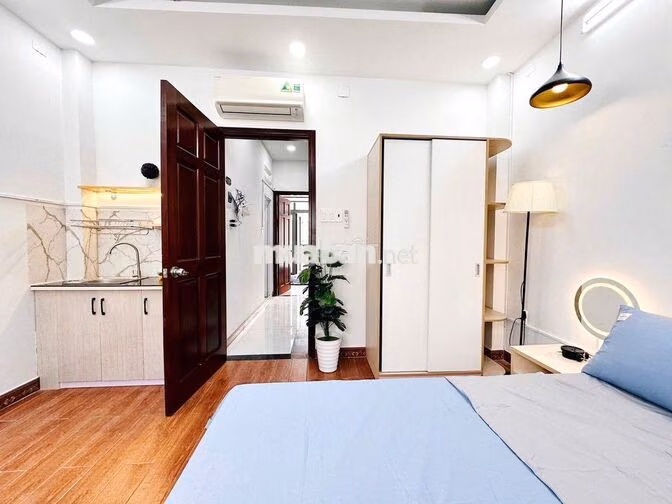 2 Phòng Ngủ Ban Công, Cửa Sổ Trời Giá Rẻ Cho Thuê Ngay Gần Quận 10