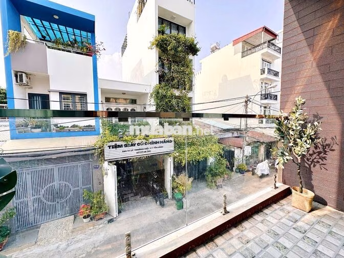 2 Phòng Ngủ Ban Công, Cửa Sổ Trời Giá Rẻ Cho Thuê Ngay Gần Quận 10