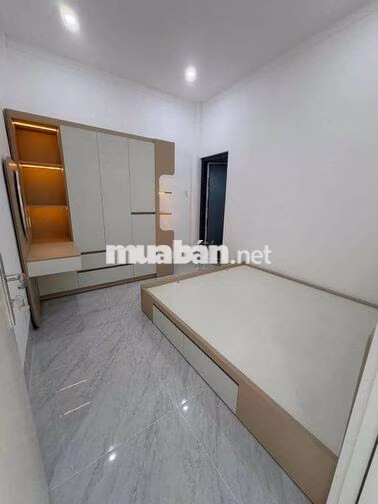 NHÀ MỚI SỊN ĐẸP HẺM Ô TÔ TRUNG TÂM P3