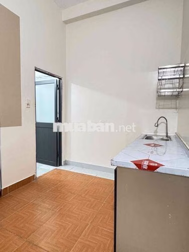 PHÒNG BAN CÔNG - SẴN MÁY LẠNH - CỬA SỔ THOÁNG MÁT