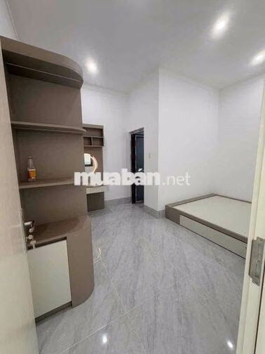 NHÀ MỚI SỊN ĐẸP HẺM Ô TÔ TRUNG TÂM P3