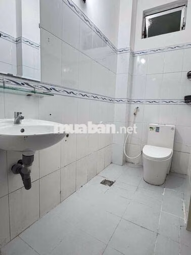 PHÒNG BAN CÔNG - SẴN MÁY LẠNH - CỬA SỔ THOÁNG MÁT
