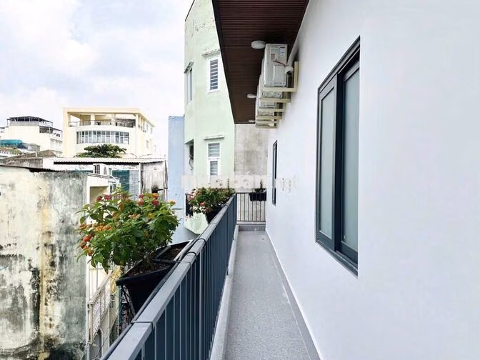 BÁN CHDV BÌNH THẠNH- NGAY PHẠM VĂN ĐỒNG- DÒNG TIỀN 70TR- HOÀN CÔNG ĐỦ