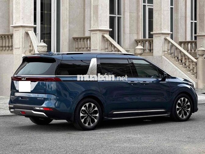 Kia Carnival Signature 2.2D 2024 Xanh đá