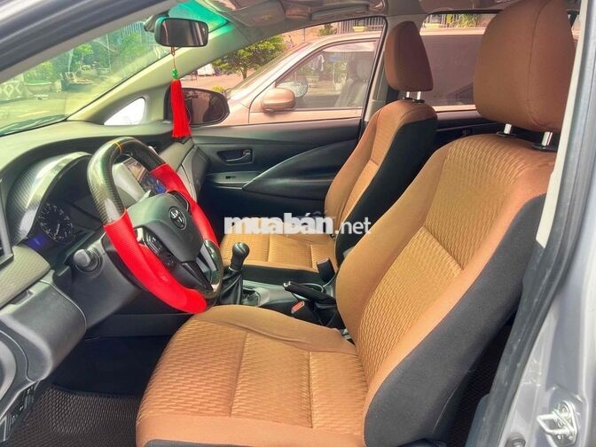 Toyota Innova E 2018 Số sàn 8 chỗ đẹp chất