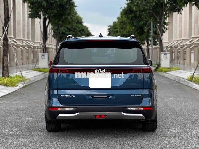 Kia Carnival Signature 2.2D 2024 Xanh đá