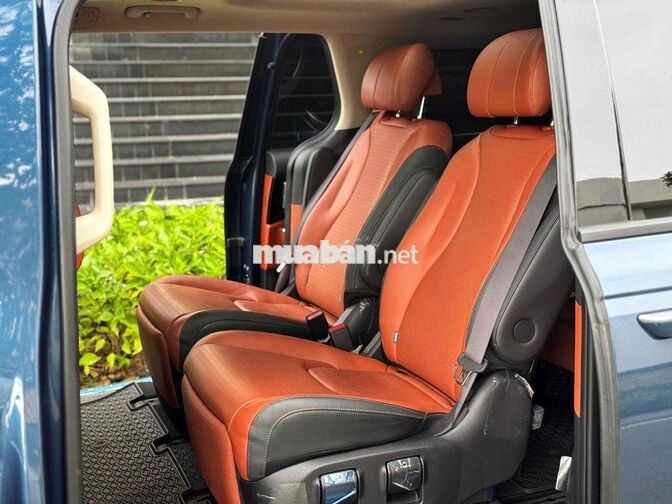 Kia Carnival Signature 2.2D 2024 Xanh đá