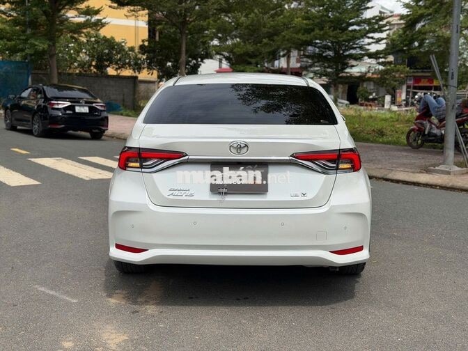 Toyota Corolla Altis 1.8V 2023