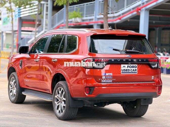 Ford Everest Titanium 4x2 đủ tính năng, Vay 75%