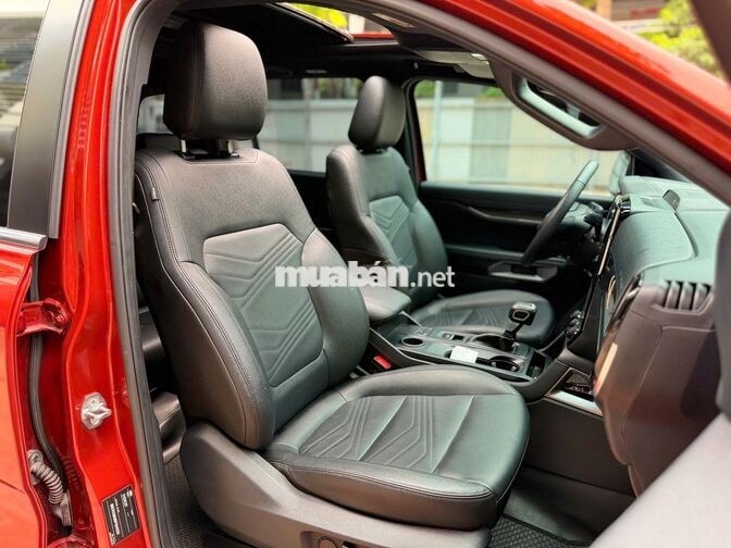 Ford Everest Titanium 4x2 đủ tính năng, Vay 75%