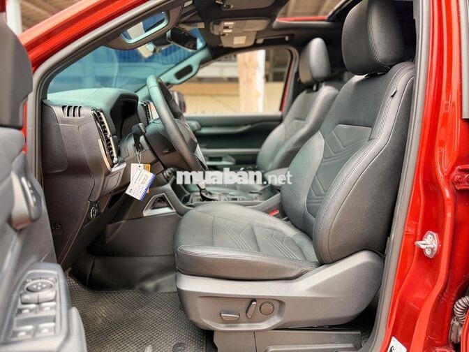 Ford Everest Titanium 4x2 đủ tính năng, Vay 75%