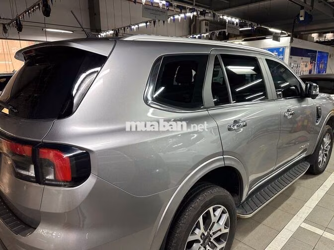 Ford Everest Titanium 2025, vay Ngân Hàng 75%