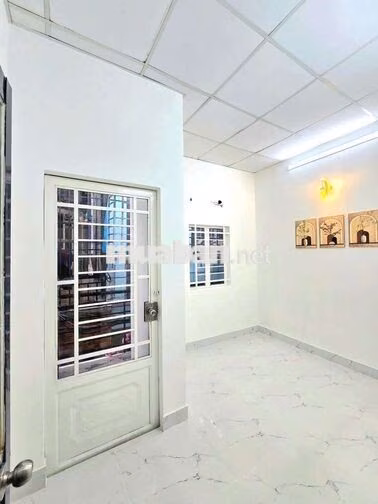 Nhà Đúc Trệt Lầu Vào ở liền đường Huỳnh tấn phát