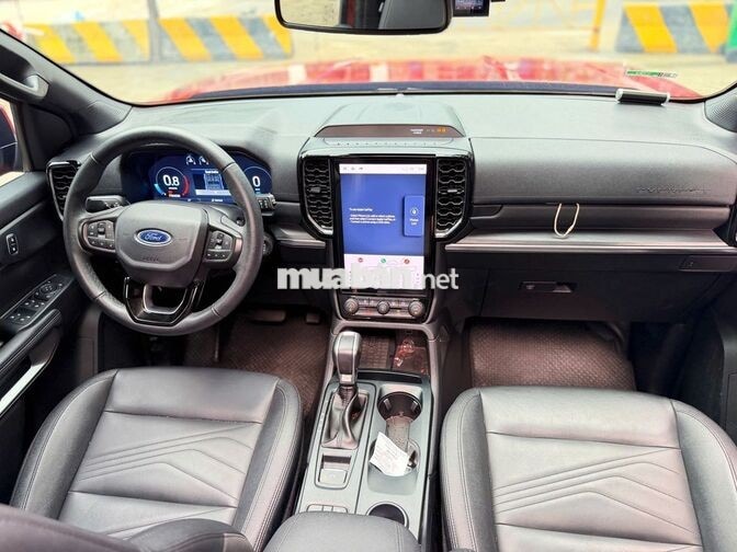 Ford Everest Titanium 4x2 đủ tính năng, Vay 75%