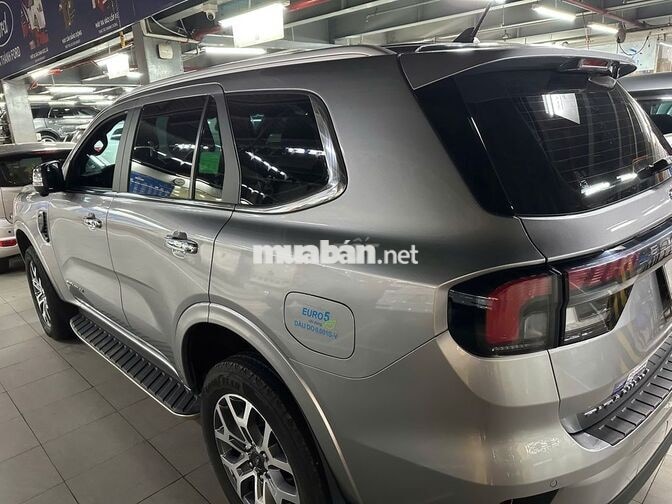 Ford Everest Titanium 2025, vay Ngân Hàng 75%