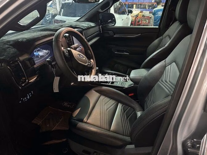 Ford Everest Titanium 2025, vay Ngân Hàng 75%