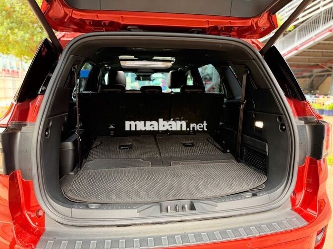 Ford Everest Titanium 4x2 đủ tính năng, Vay 75%