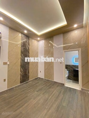 Nhà Biệt thự mới xây rất đẹp,5m x 20m, 1 lầu,4PN,5WC,hẻm 3.5m Hậu Giag