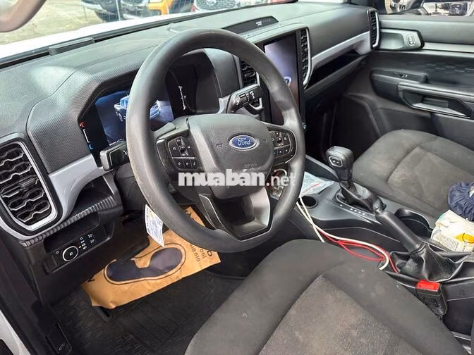 Ford Ranger 2023 bảo hành 2027, vay Ngân Hàng 75%
