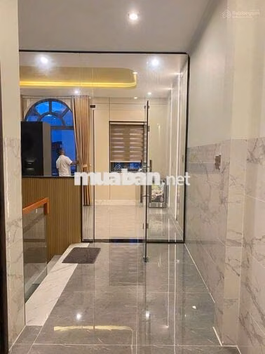 Nhà Biệt thự mới xây rất đẹp,5m x 20m, 1 lầu,4PN,5WC,hẻm 3.5m Hậu Giag
