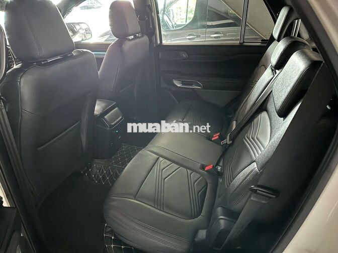 Ford Everest Titanium 2022 bảo hành 2027 vay 75%
