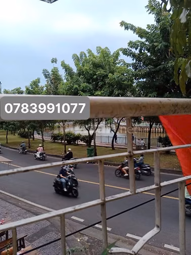 Bán nhà MT Trường Sa trung tâm Q3 cũ, đoạn 2 chiều, DT 45m2