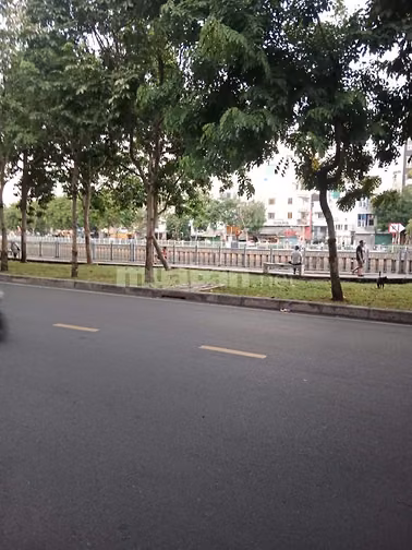 Bán nhà MT Trường Sa trung tâm Q3 cũ, đoạn 2 chiều, DT 45m2
