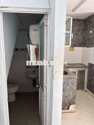 Nhà (MỚI)cho thuê NGUYÊN CĂN giá 4tr ở gần trường tiểu học L.V. Luong