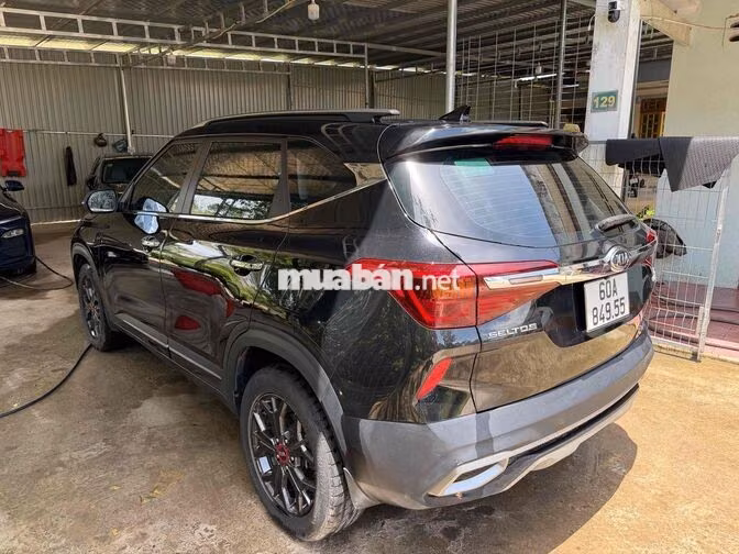 Kia Seltos Luxury 2020 46000 km Đen