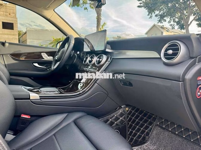 Mercedes GLC 200 Facelift 2021 Trắng 22000 km
