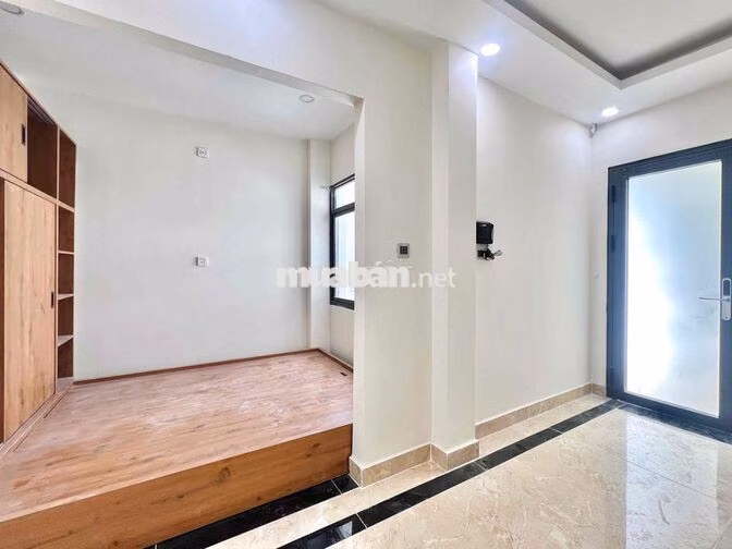 STUDIO CỬA SỔ TRỜI_TÁCH BẾP NHẸ MỚI 100% SẴN MÁY LẠNH, CÓ THANG MÁY