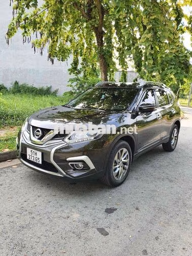 Nissan X-Trail 2020 2.5 Premium xanh oliu 17571 km