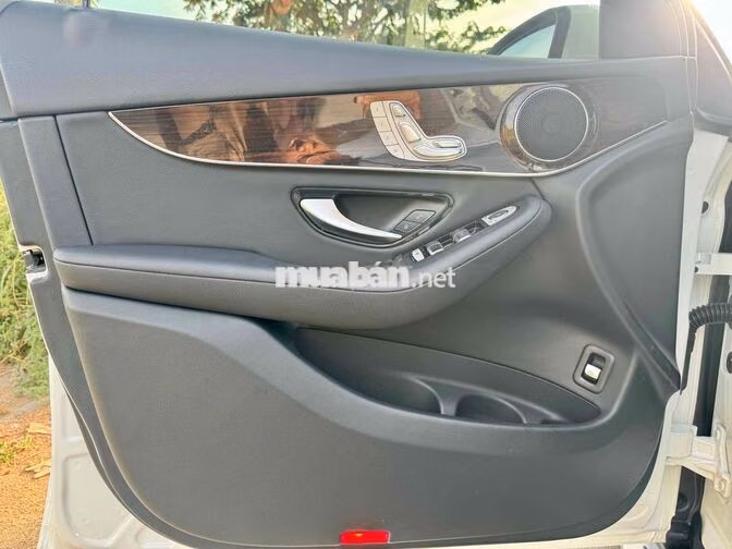 Mercedes GLC 200 Facelift 2021 Trắng 22000 km