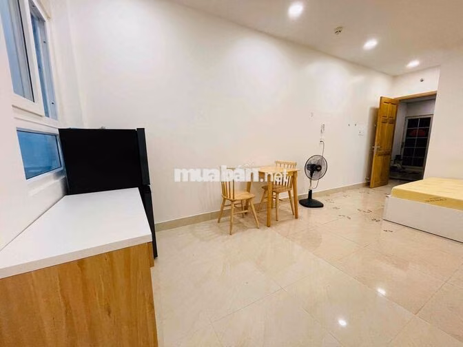 Phòng 30m2 ban công full nt ngay Thanh Đa gần ĐH Hutech, Ngoại Thương