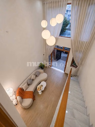 Kẹt tiền Bán Lỗ căn nhà xây mới, có sân vườn hẻm ô tô gần Ngã Ba Giồng