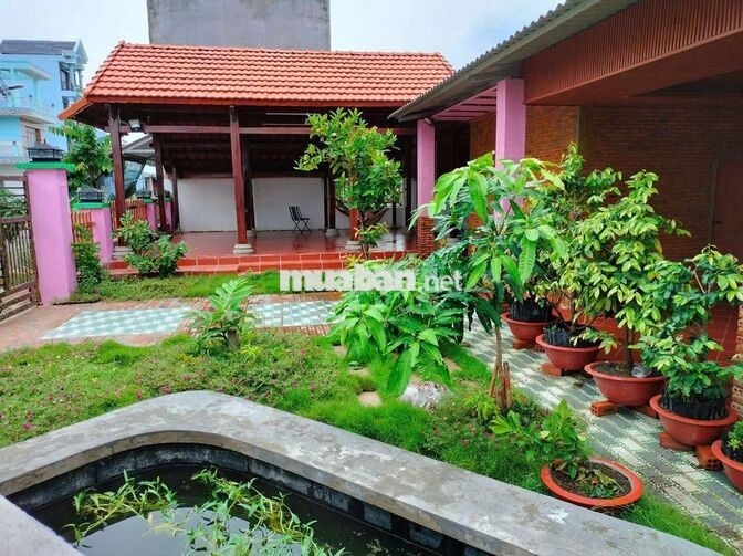 Nhà vườn Gỗ Góc 2 MT đối diện công viên.Thông Khu Công Nghiepy