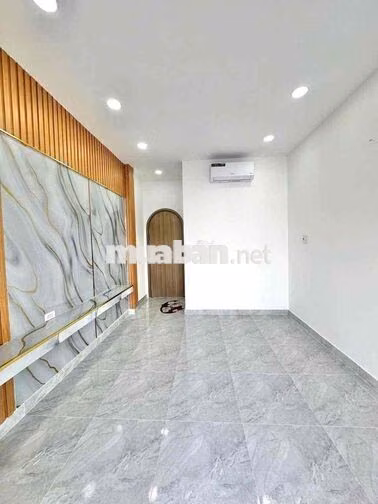 🔥 SIÊU PHẨM NHÀ MỚI 100% Q4 – 3 TẦNG – FULL NỘI THẤT – NỞ HẬU – HOÀN C