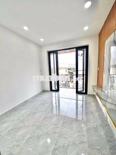 🔥 SIÊU PHẨM NHÀ MỚI 100% Q4 – 3 TẦNG – FULL NỘI THẤT – NỞ HẬU – HOÀN C