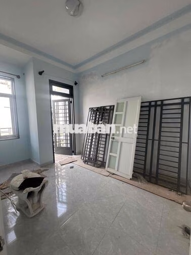 cho thuê nhà hẻm tải lý thường kiệt P9 TB. DT: 7m x 5m 2 lầu 4 phòng