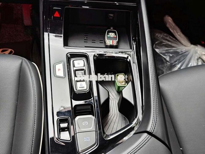 Hyundai Custin 2023 2.0T Turbo Đen 42.000 km