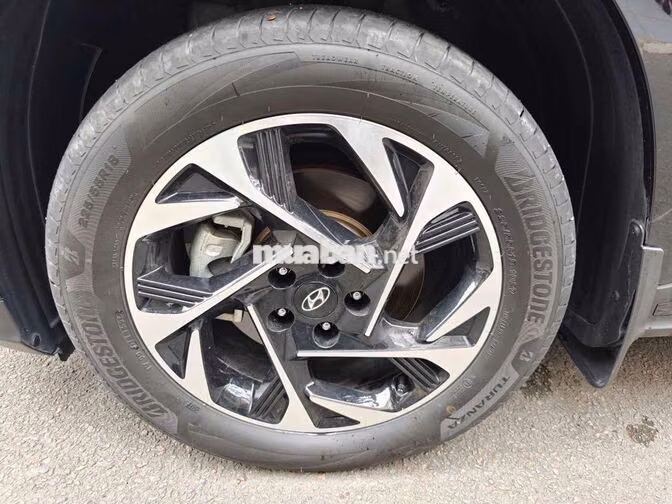 Hyundai Custin 2023 2.0T Turbo Đen 42.000 km