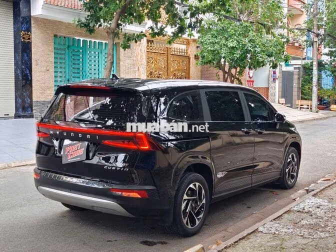 Hyundai Custin 2023 2.0T Turbo Đen 42.000 km